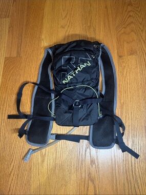 Nathan Black Men’s Running Hydration Vest 1.5L